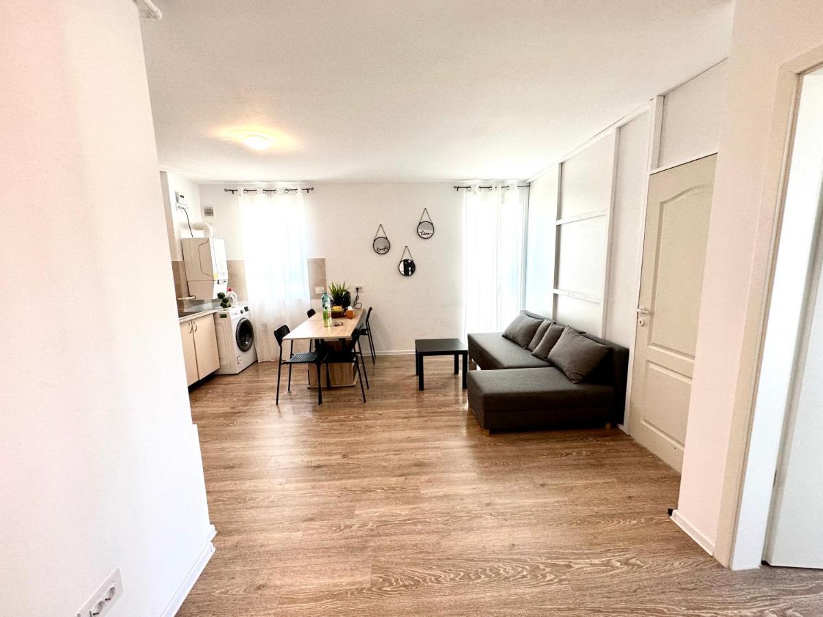 Kasper Coresi Mall - Rise Private Apartments & Suites Brasov Ngoại thất bức ảnh