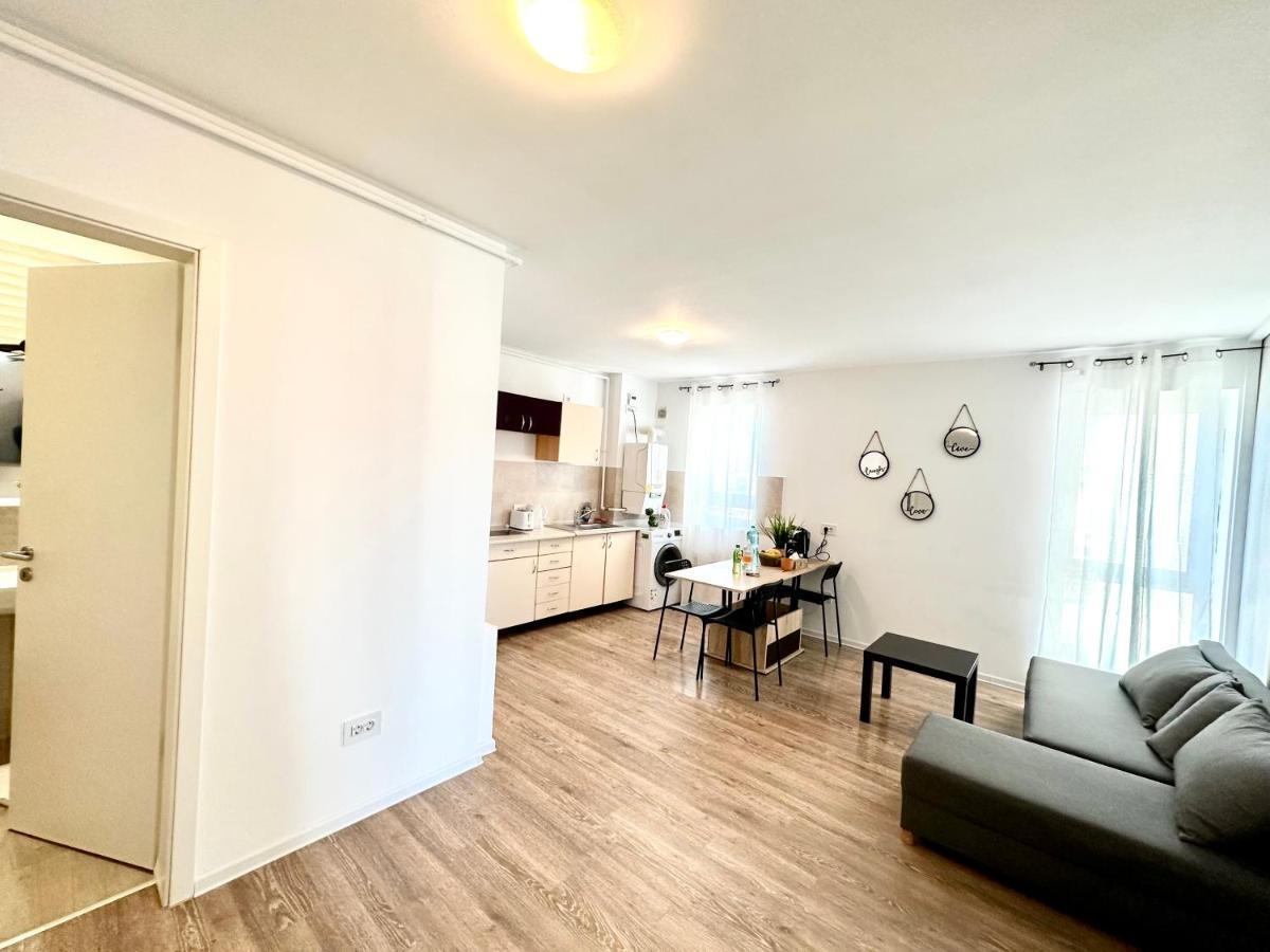 Kasper Coresi Mall - Rise Private Apartments & Suites Brasov Ngoại thất bức ảnh