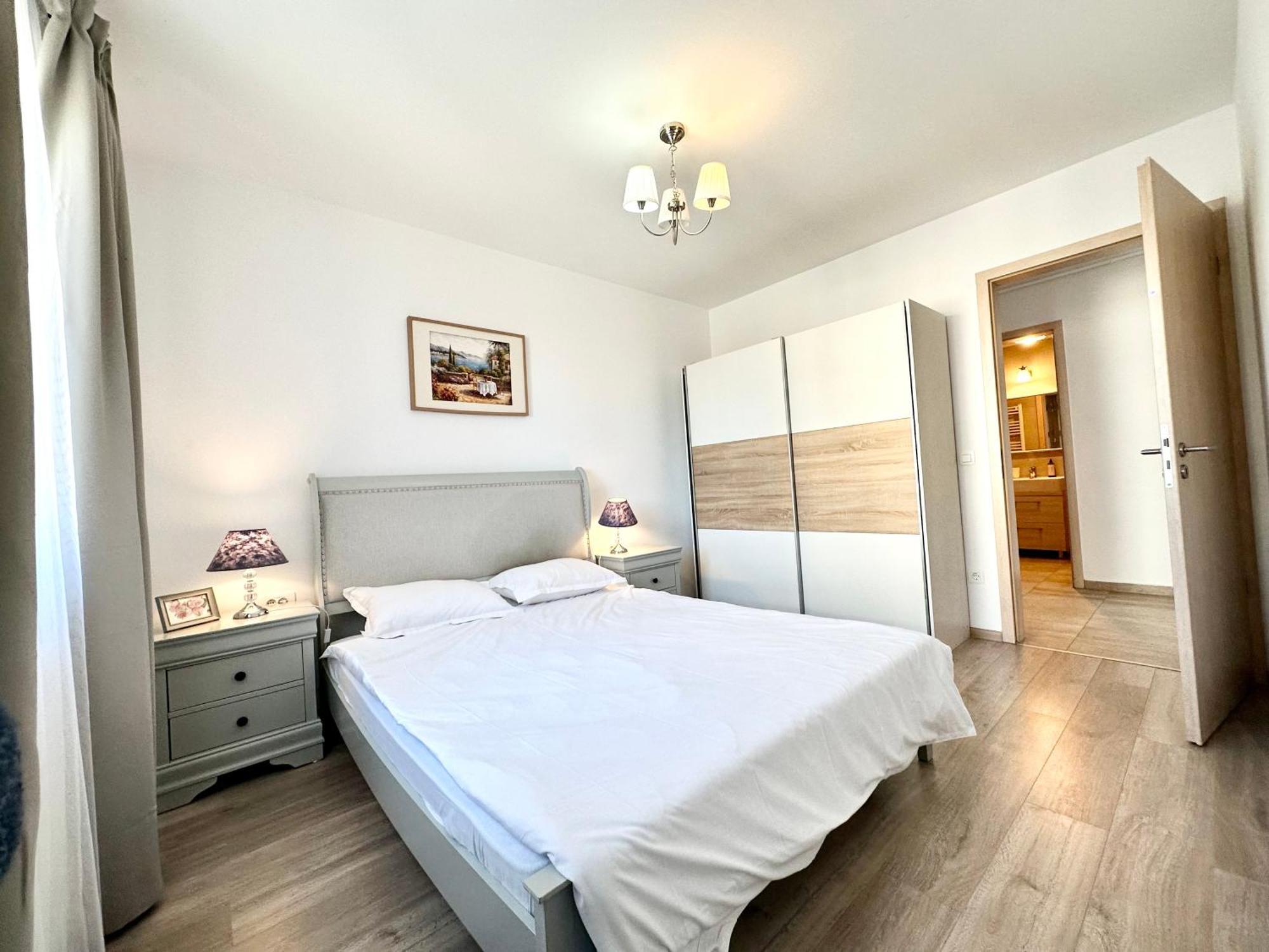 Kasper Coresi Mall - Rise Private Apartments & Suites Brasov Ngoại thất bức ảnh