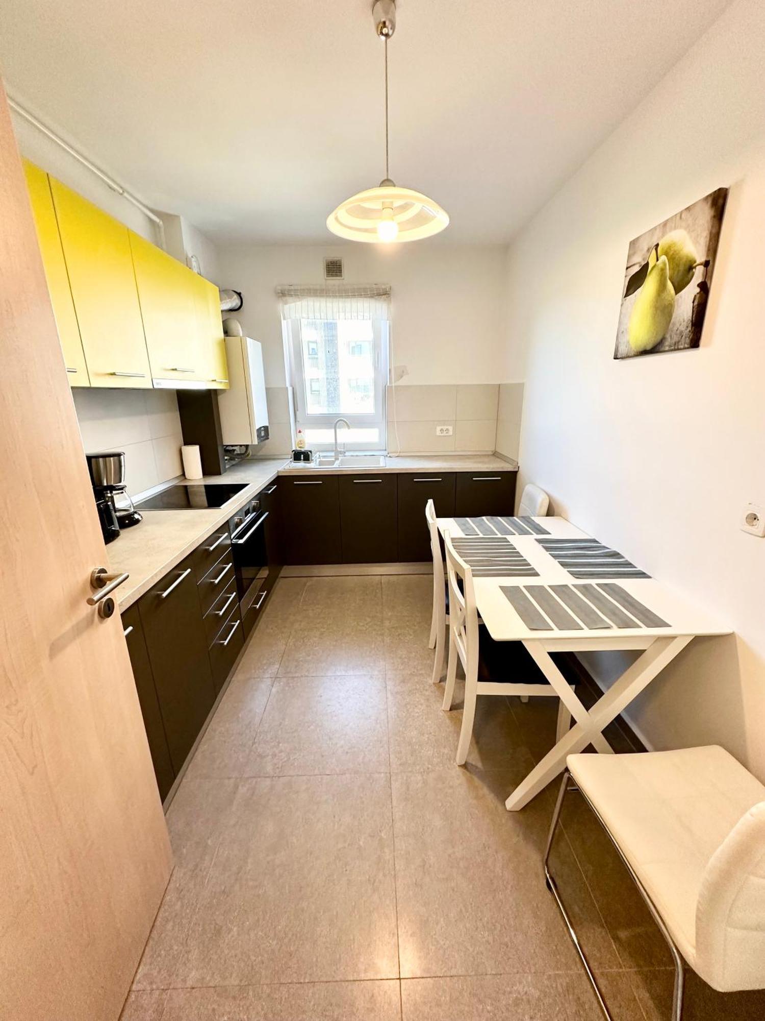 Kasper Coresi Mall - Rise Private Apartments & Suites Brasov Ngoại thất bức ảnh