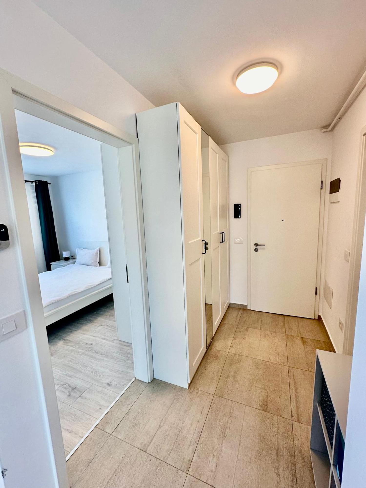 Kasper Coresi Mall - Rise Private Apartments & Suites Brasov Ngoại thất bức ảnh