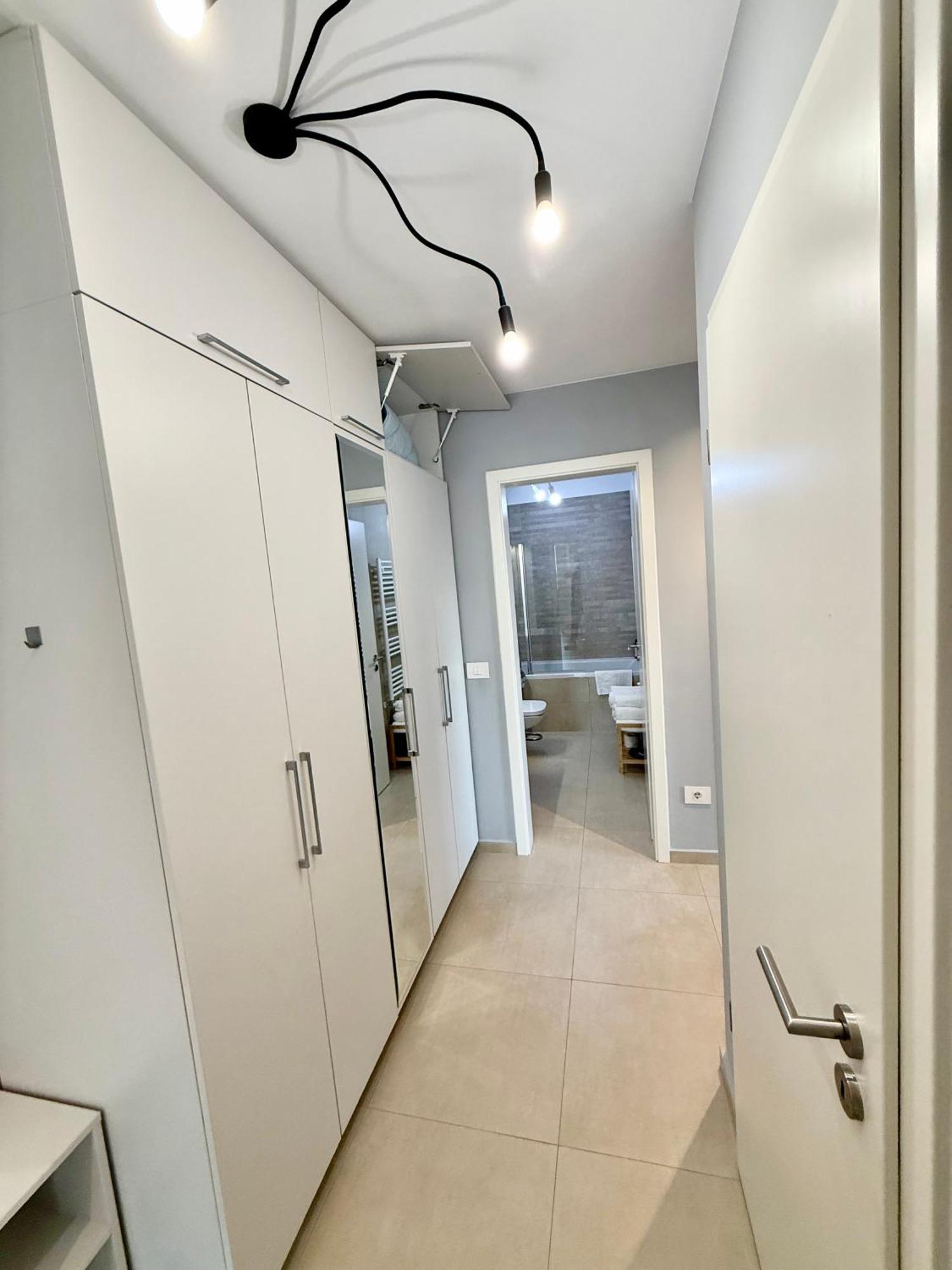 Kasper Coresi Mall - Rise Private Apartments & Suites Brasov Ngoại thất bức ảnh