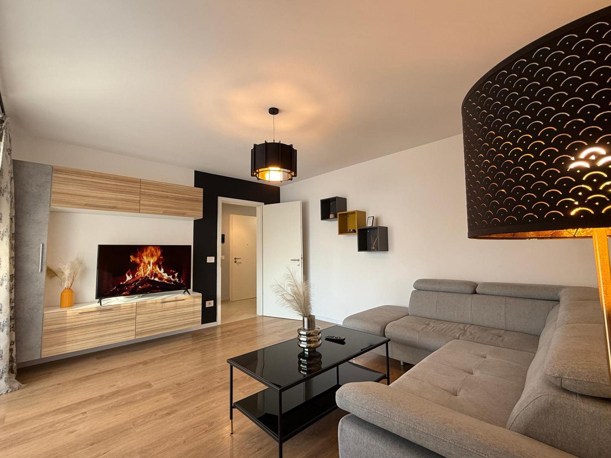Kasper Coresi Mall - Rise Private Apartments & Suites Brasov Ngoại thất bức ảnh